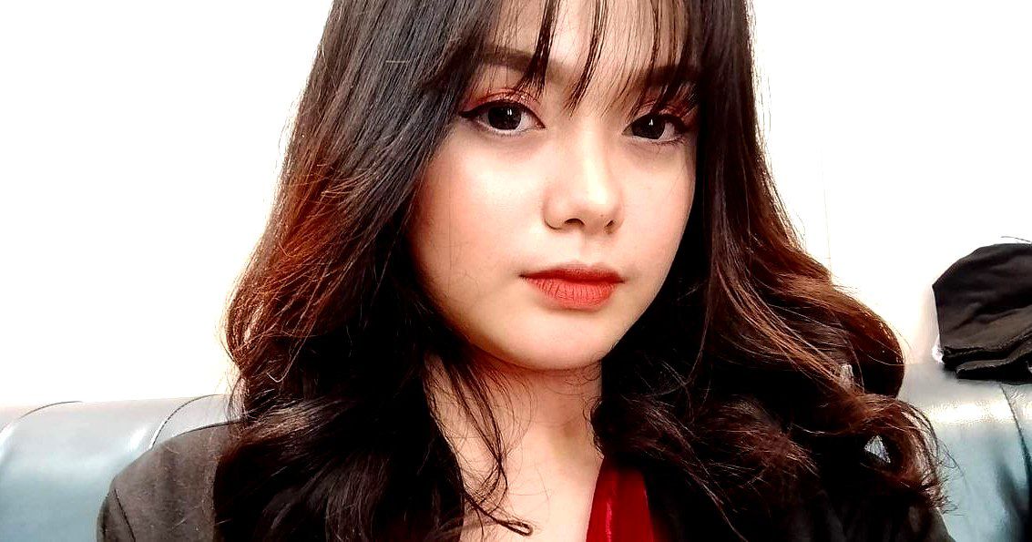 Con ghệ dam dang vừa làm việc vừa được any đụ phía sau